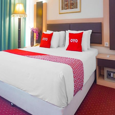 Oyo 3967 Hotel Pantai Wisata Makassar Kültér fotó