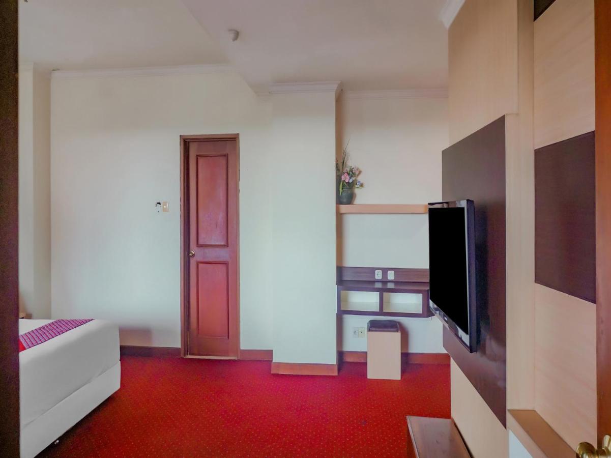 Oyo 3967 Hotel Pantai Wisata Makassar Kültér fotó