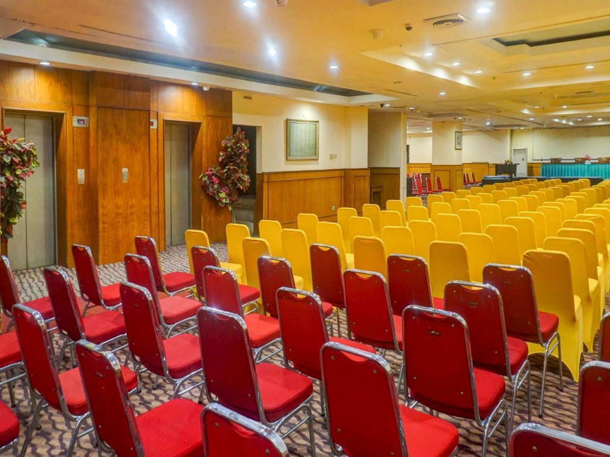 Oyo 3967 Hotel Pantai Wisata Makassar Kültér fotó