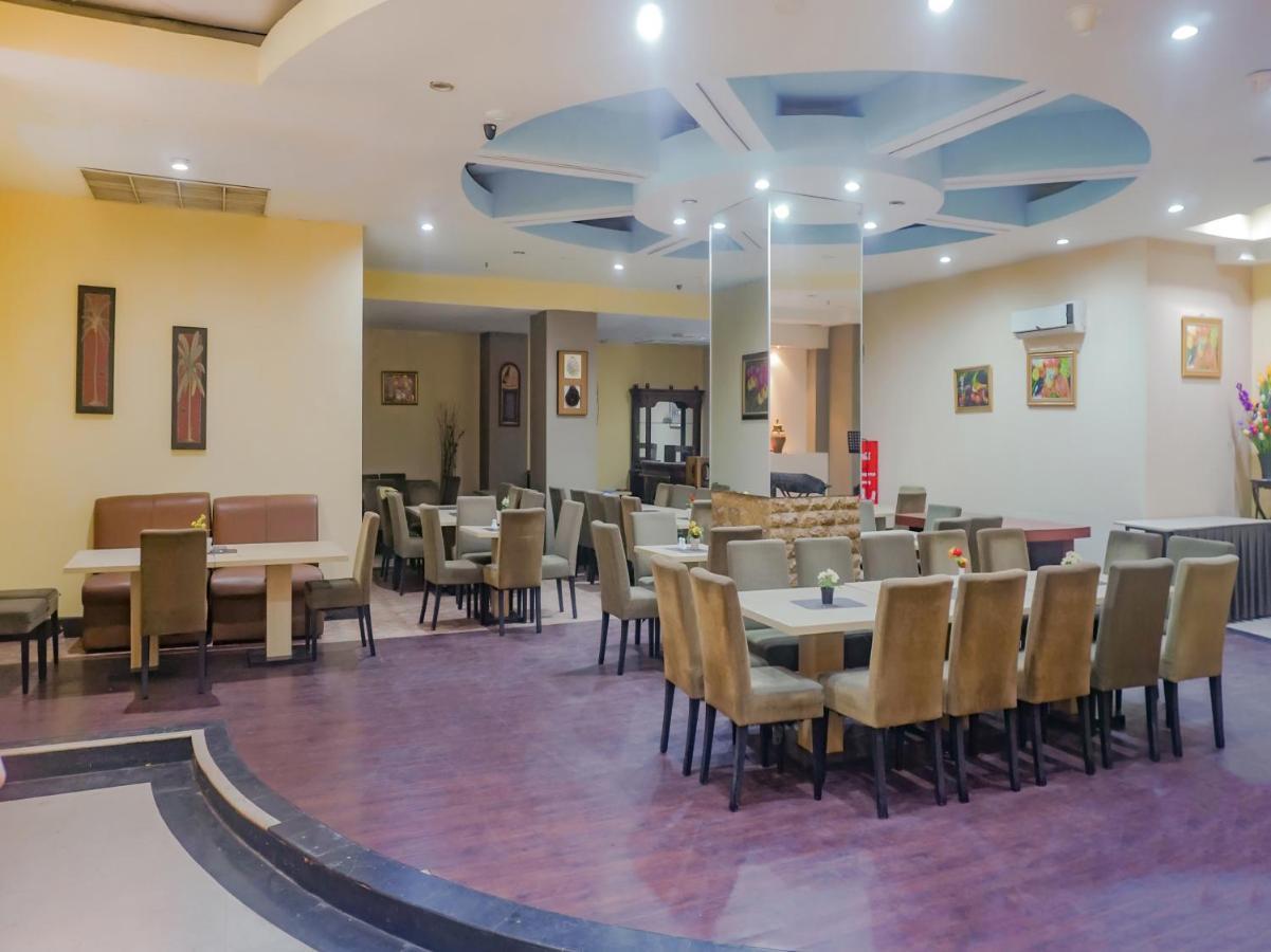 Oyo 3967 Hotel Pantai Wisata Makassar Kültér fotó