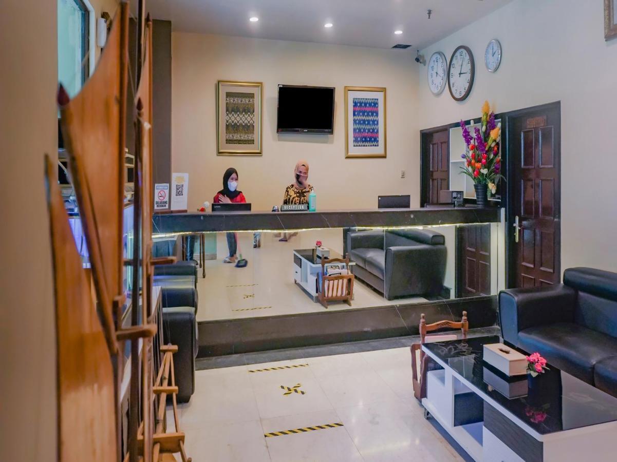 Oyo 3967 Hotel Pantai Wisata Makassar Kültér fotó