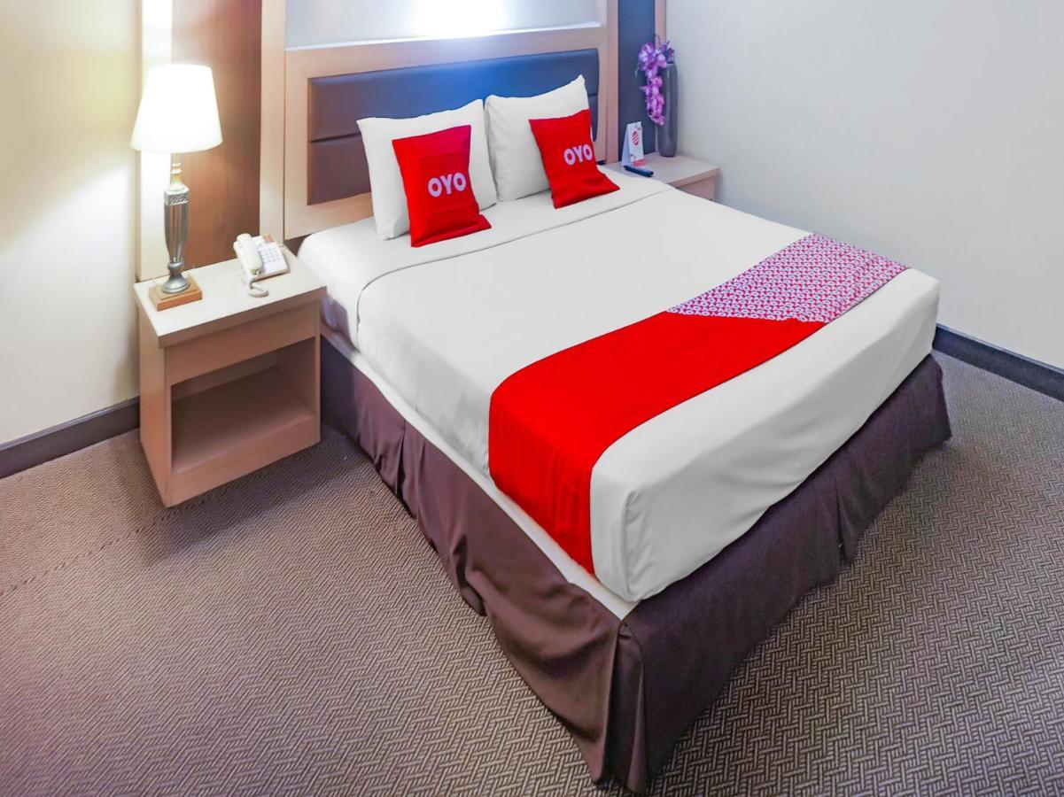 Oyo 3967 Hotel Pantai Wisata Makassar Kültér fotó