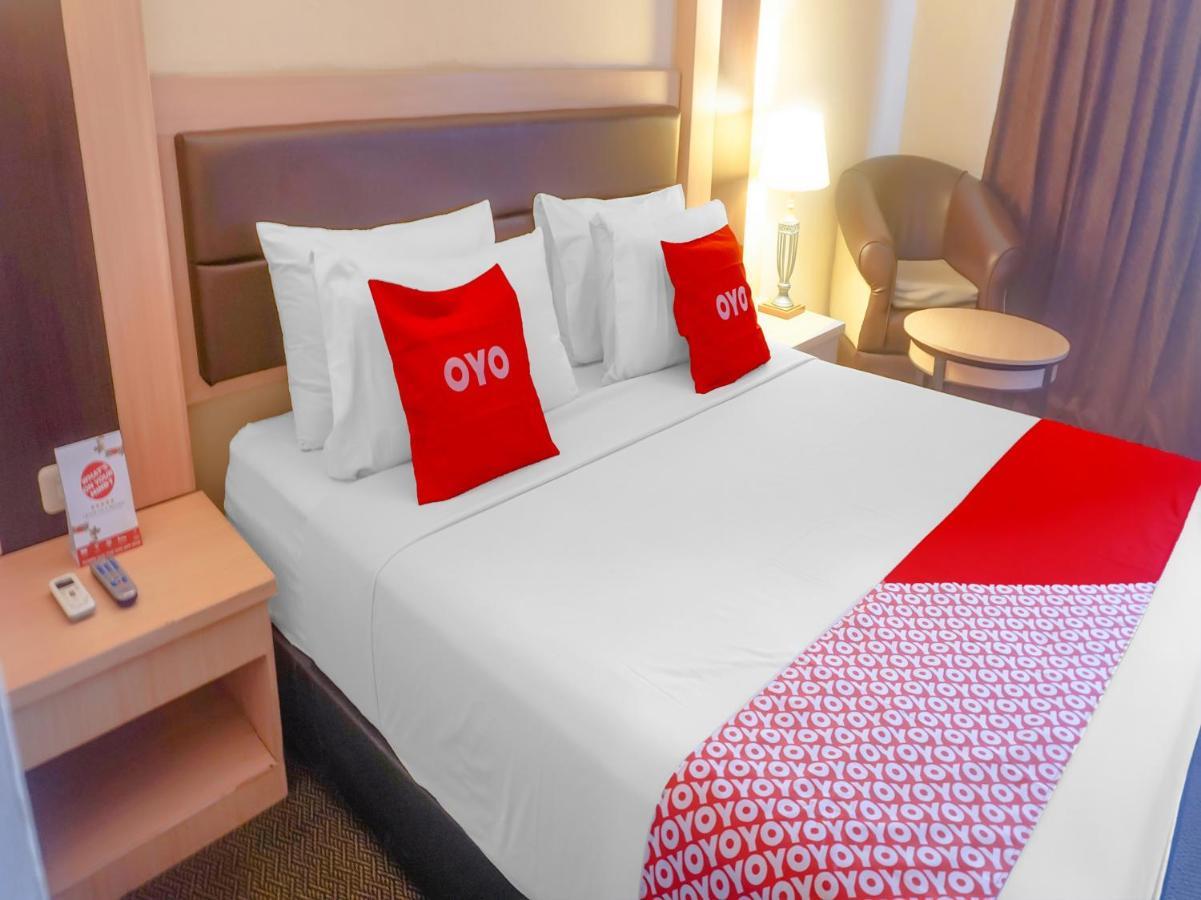 Oyo 3967 Hotel Pantai Wisata Makassar Kültér fotó