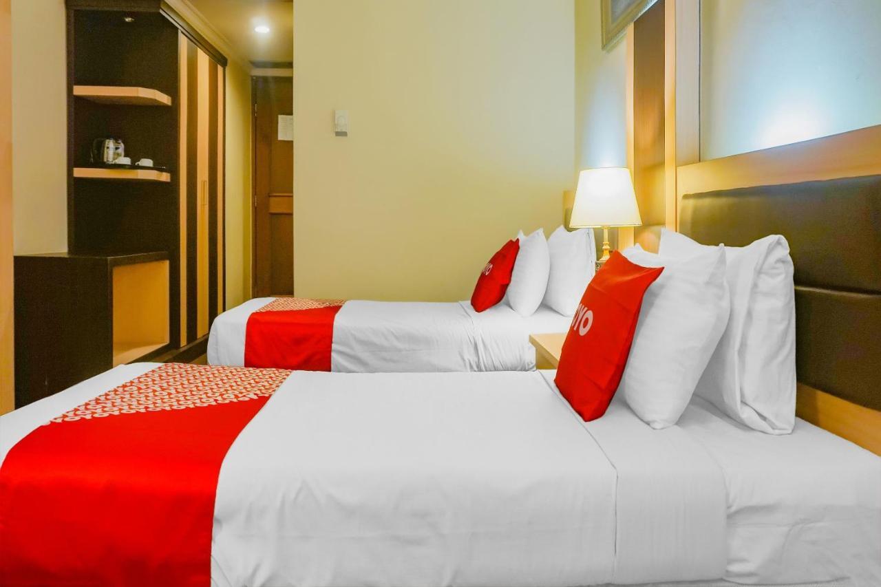 Oyo 3967 Hotel Pantai Wisata Makassar Kültér fotó